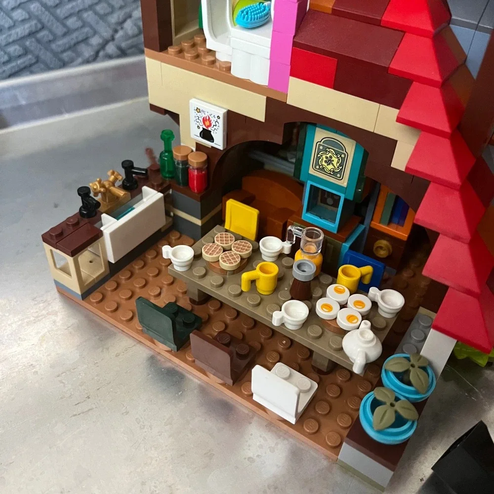LEGO Harry Potter Attack on the Burrow 75980 Complete 1047 pcs Age 8+ No Box